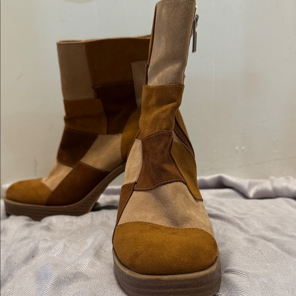 Universal Thread Patchwork Heeled Boots - Brown and Tan